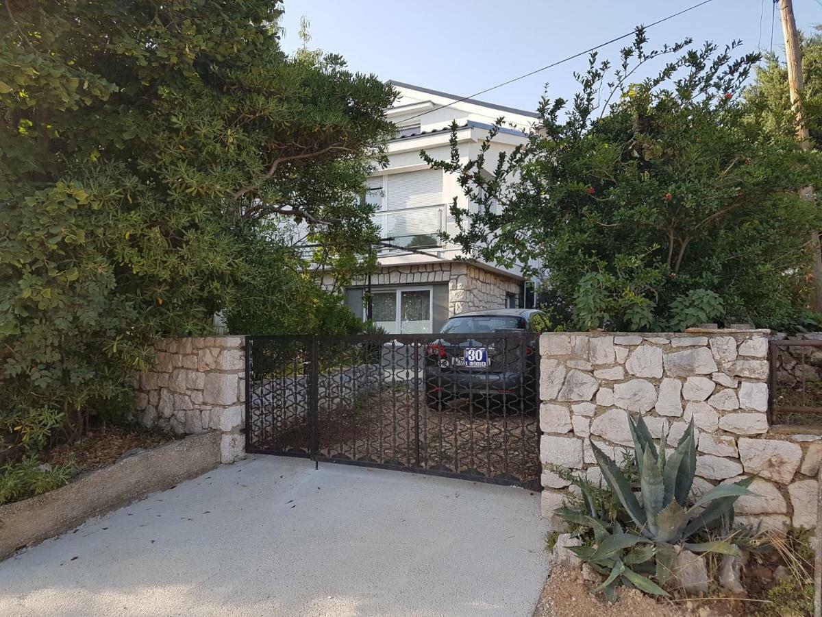 Villa Ane โนวีวีโนดอลสกี ภายนอก รูปภาพ